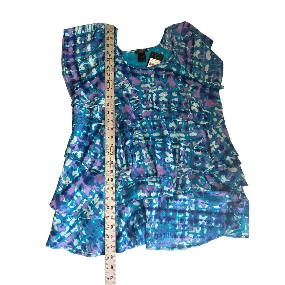 Nue Options Green, Blue & Lavender, Short Sleeve Ruffled Tier Top, MP - Picture 7 of 8